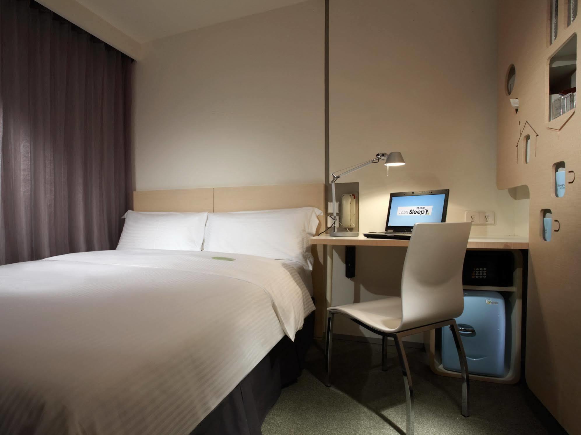 Just Sleep - Lin Sen Hotel Taipei Bagian luar foto
