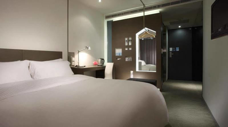 Just Sleep - Lin Sen Hotel Taipei Bagian luar foto